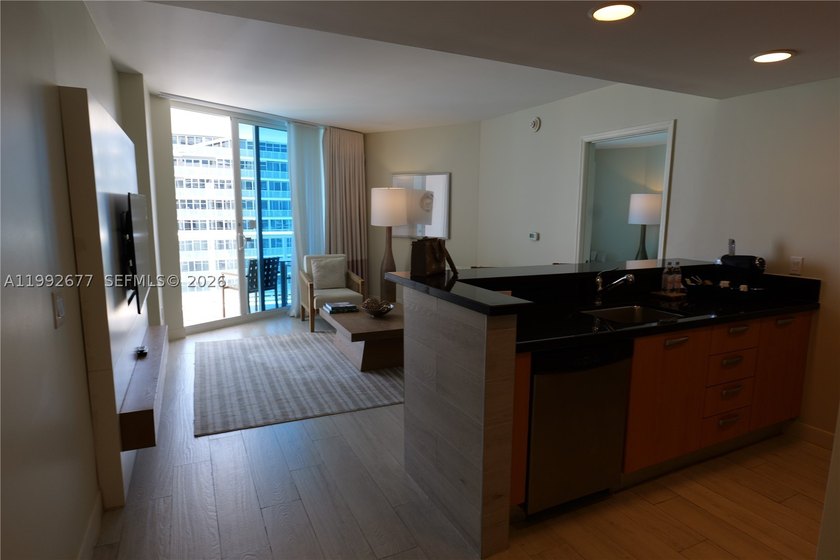Come enjoy this condo hotel locted on A1A in world famous Fort - photo 5