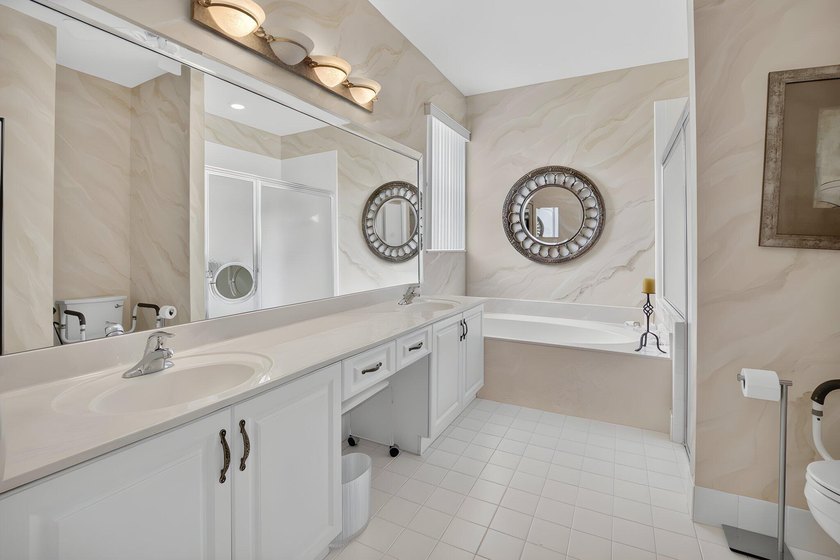 Welcome to effortless Florida living in sought-after - photo 34