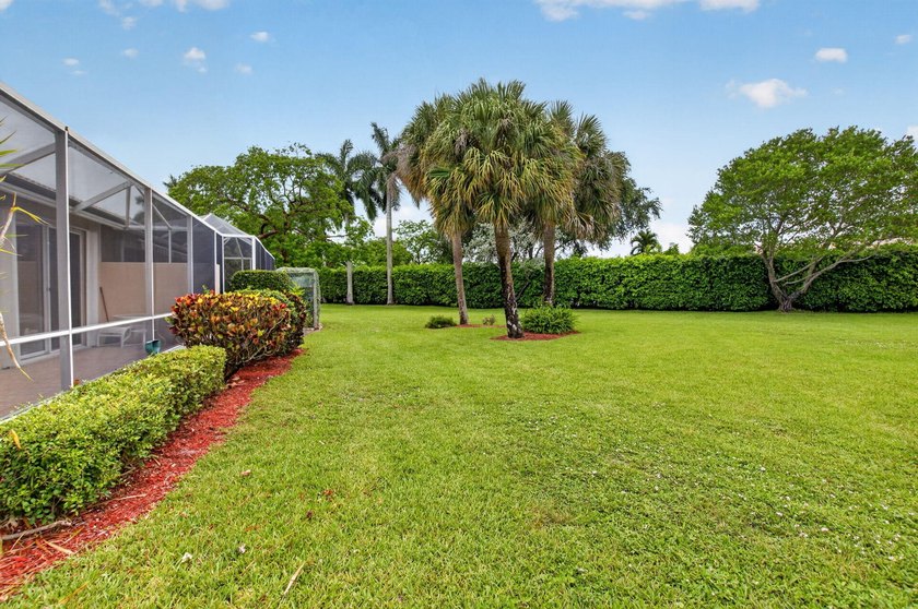 Welcome to effortless Florida living in sought-after - photo 37