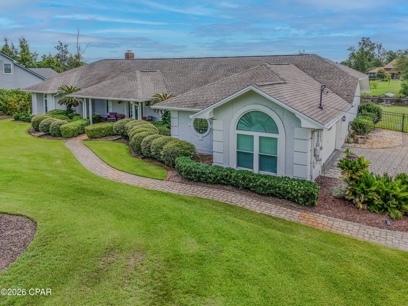 Welcome to your own waterfront paradise off of beautiful Mill - photo 3