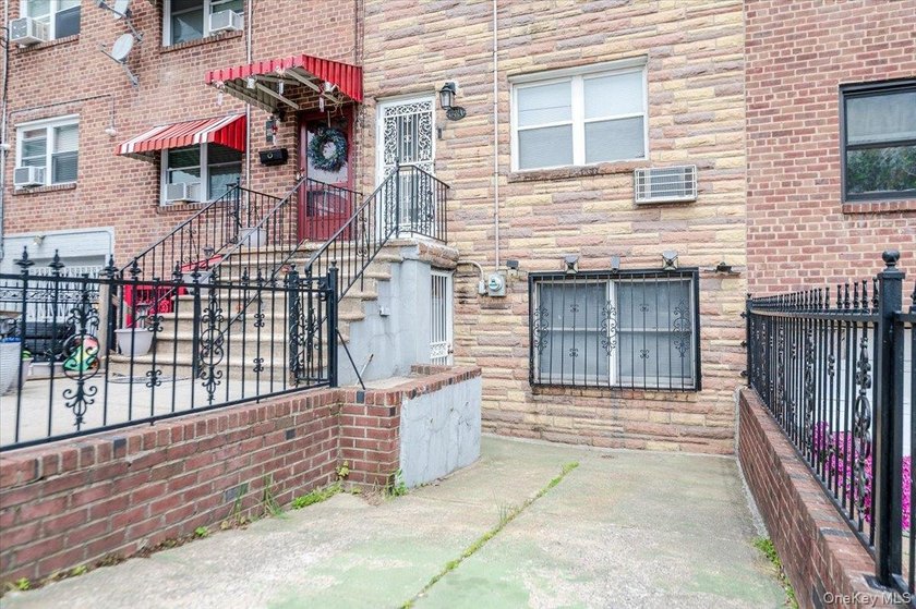 Well-kept 2BR/1.5BA single-family with a finished basement - photo 2