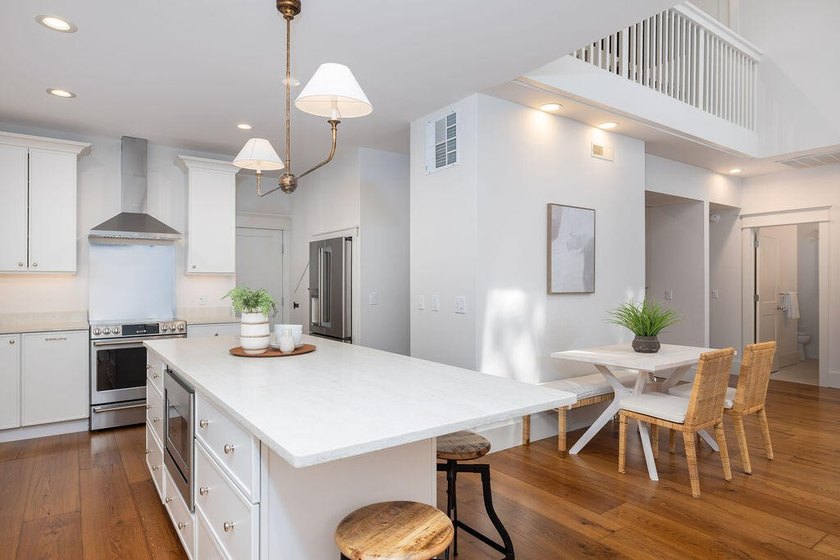 Thoughtfully renovated with a curated selection of designer - photo 18