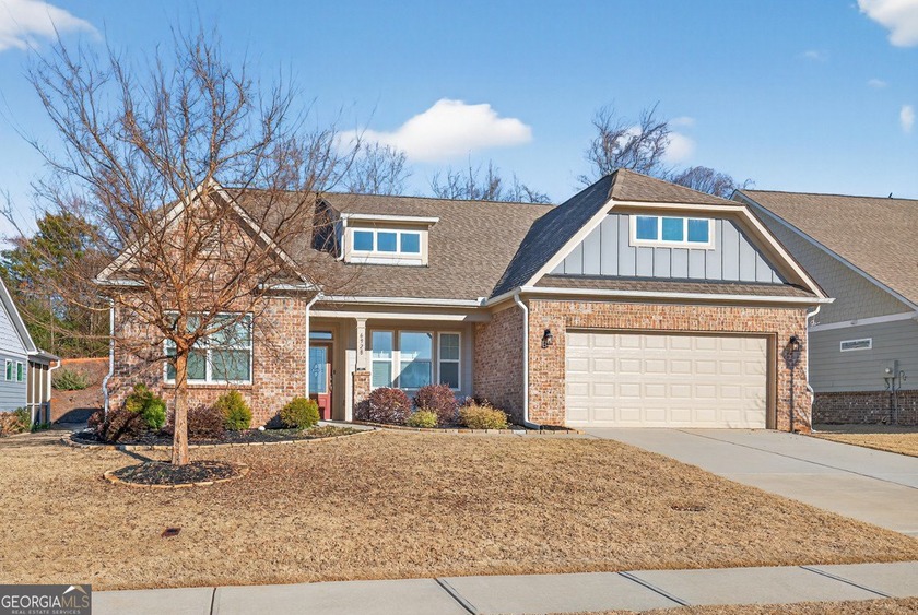 Welcome to Manchester Drive, where classic Craftsman charm meets - photo 2