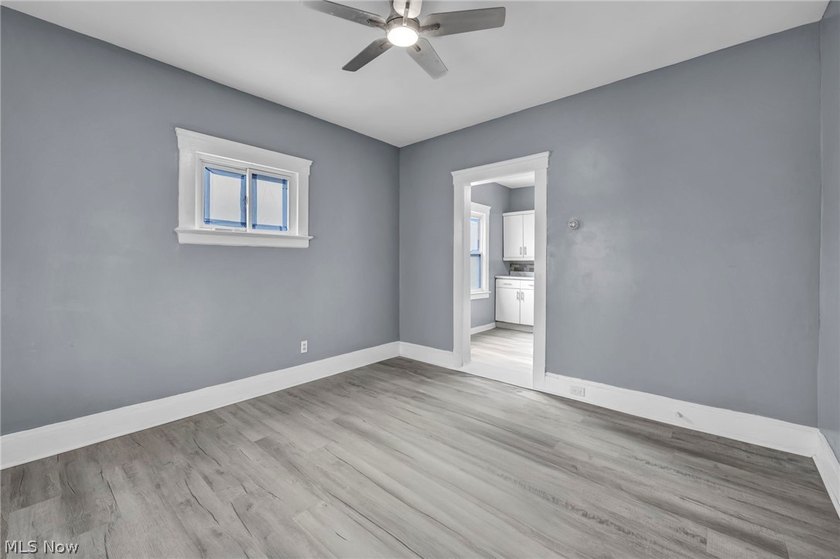 Welcome to this solid income-producing duplex in Cleveland - photo 5