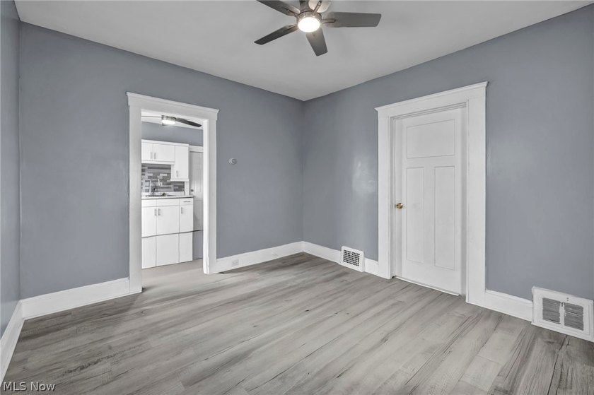 Welcome to this solid income-producing duplex in Cleveland - photo 6