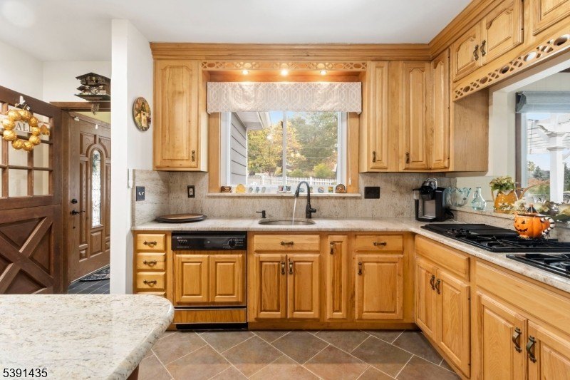Step into your own slice of paradise on Lake Hopatcong! This - photo 7