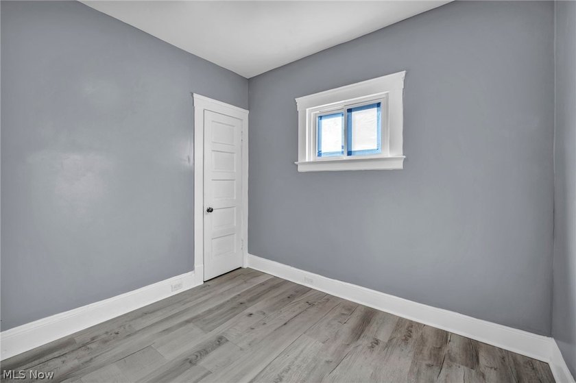 Welcome to this solid income-producing duplex in Cleveland - photo 9