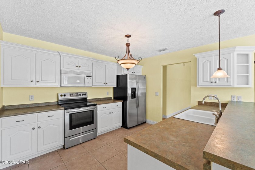 Beautiful Lynn Haven home, centrally located, with 3 bedrooms, 2 - photo 9