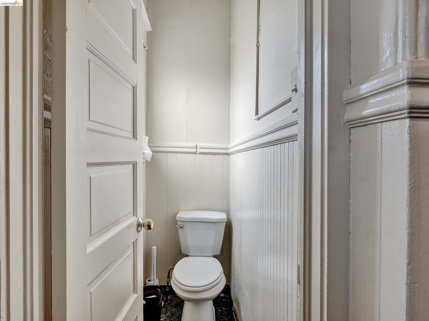 Conveniently located triplex near Children's Hospital and BART - photo 11