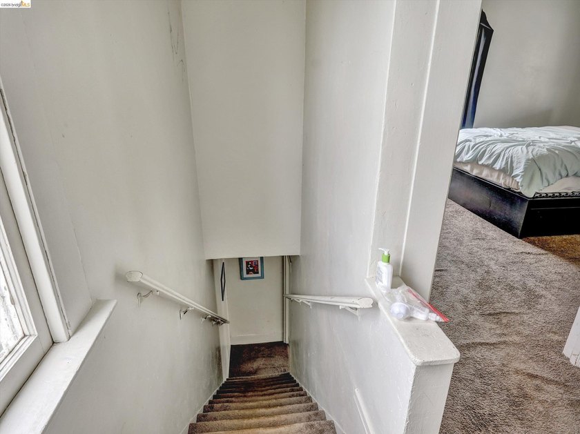 Conveniently located triplex near Children's Hospital and BART - photo 21