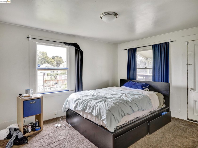 Conveniently located triplex near Children's Hospital and BART - photo 25