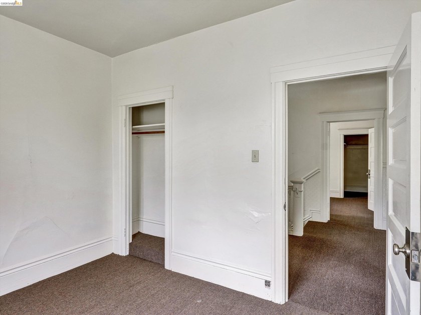 Conveniently located triplex near Children's Hospital and BART - photo 31