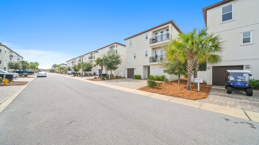 Beautifully updated luxury home in the heart of Miramar Beach - photo 4