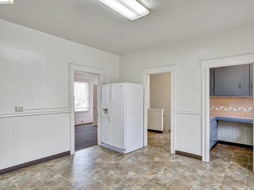 Conveniently located triplex near Children's Hospital and BART - photo 37