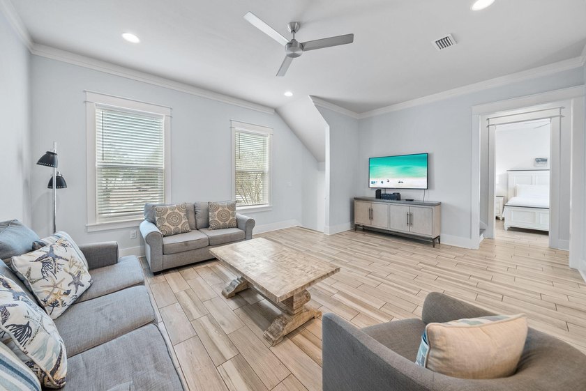 Beautifully updated luxury home in the heart of Miramar Beach - photo 8
