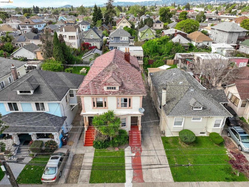 Conveniently located triplex near Children's Hospital and BART - photo 46