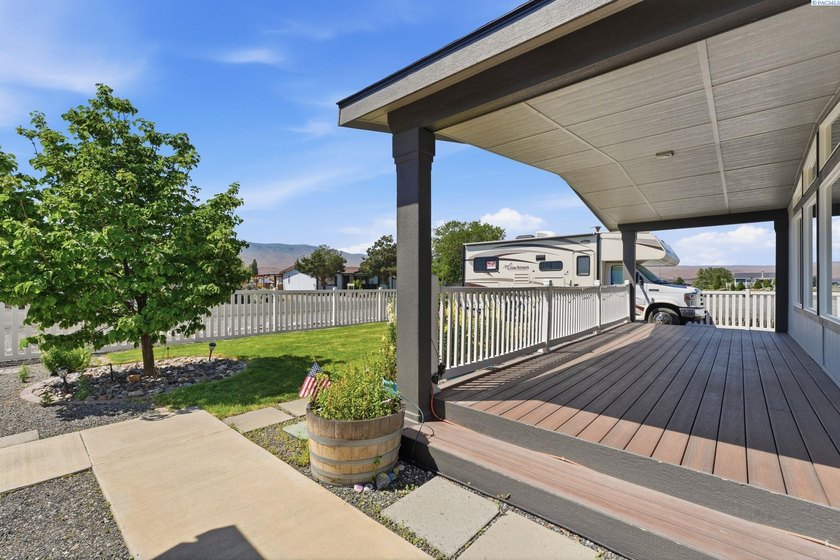 Located in Desert Aire - a Columbia River community known for - photo 3