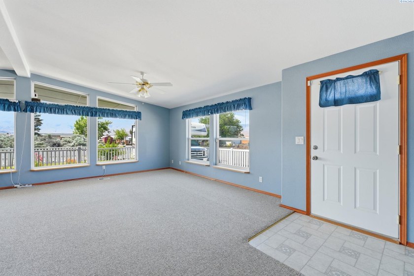 Located in Desert Aire - a Columbia River community known for - photo 6