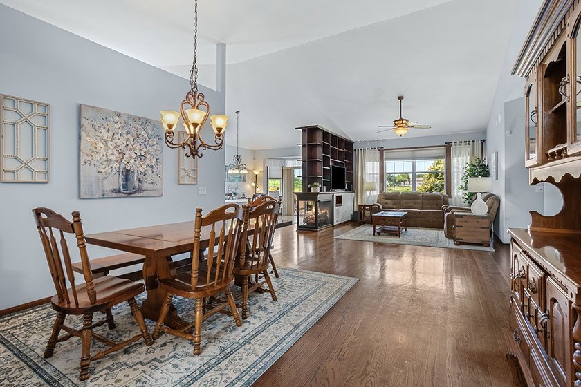 Exceptional custom ranch on a premium lookout lot, showcasing - photo 8