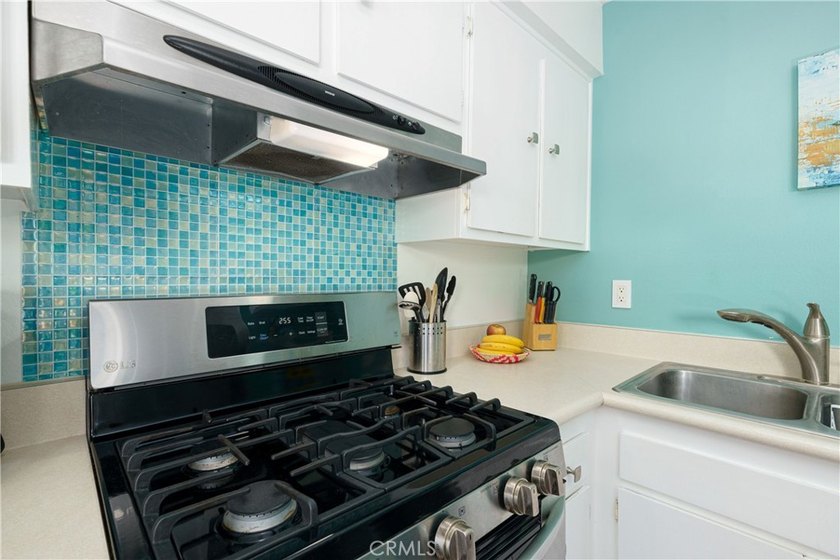 Superior location, close to Huntington Harbor, shopping, schools - photo 9