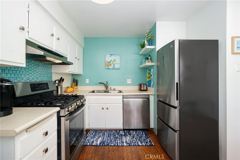 Superior location, close to Huntington Harbor, shopping, schools - photo 10