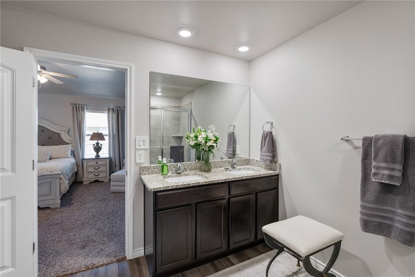 This beautiful 4 bedroom, 2 bath home is located in the - photo 12