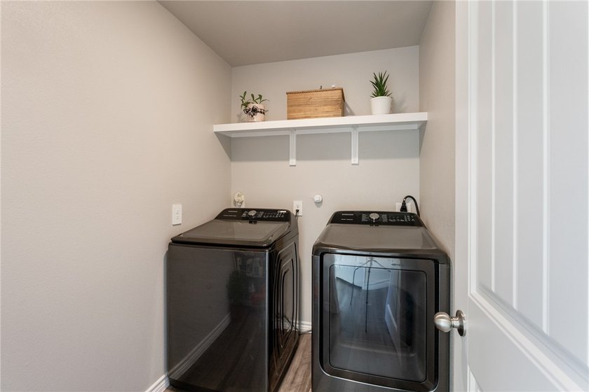 This beautiful 4 bedroom, 2 bath home is located in the - photo 19