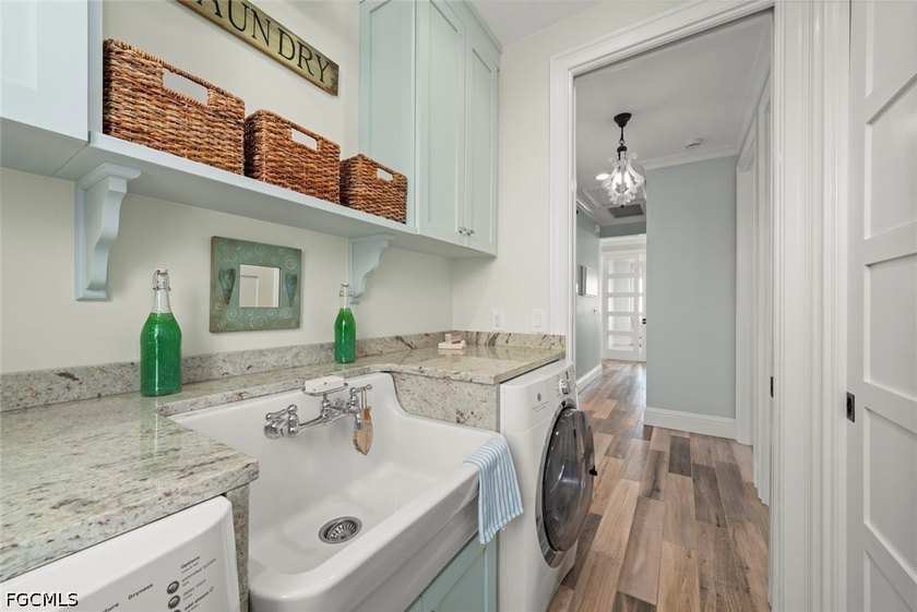 Perfectly positioned on Sanibel Island's coveted east end, just - photo 37