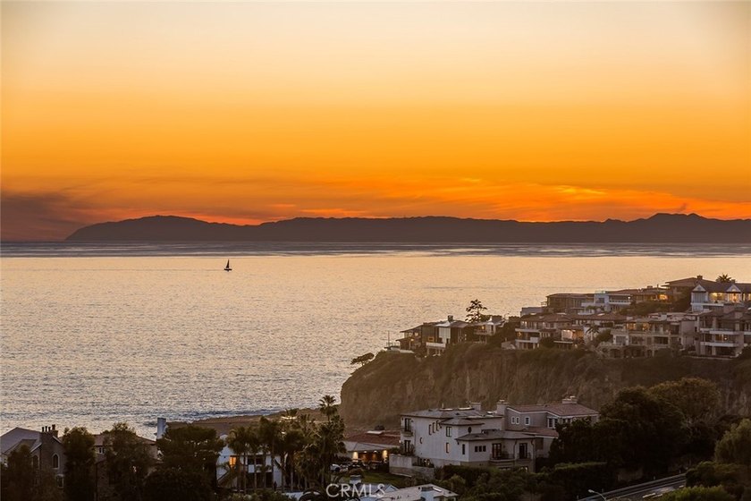Experience refined coastal living with this exceptional 12-month - photo 37