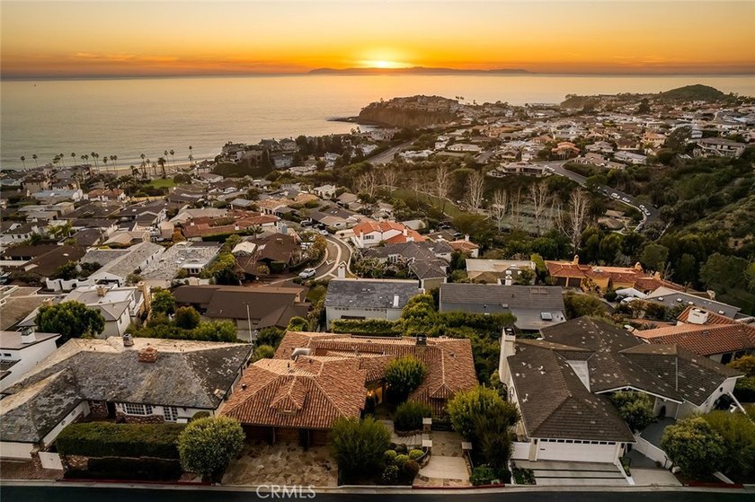 Experience refined coastal living with this exceptional 12-month - photo 39