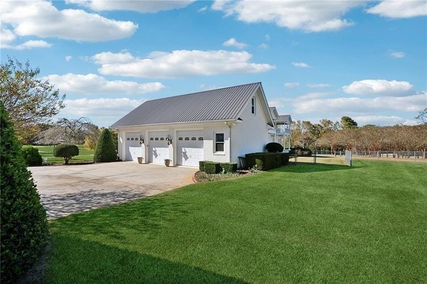 Once in a lifetime opportunity to own a picturesque property - photo 11