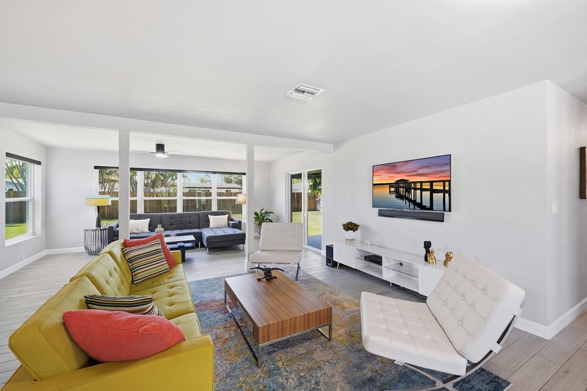 Architectural flow meets elevated everyday living. This - photo 12