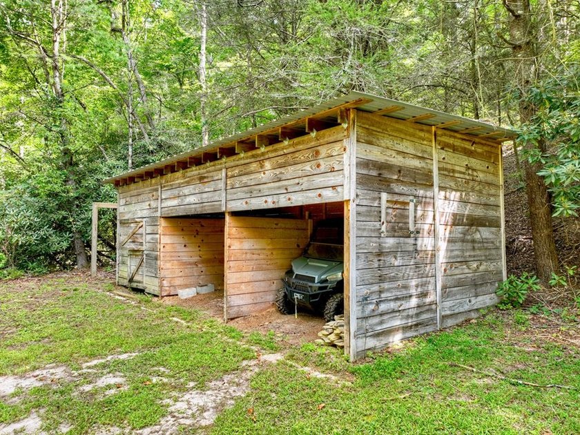 Escape to serenity on your own secluded creek haven in the North - photo 38