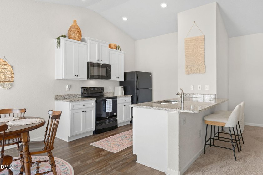 Welcome home to this beautifully maintained ranch in the heart - photo 13