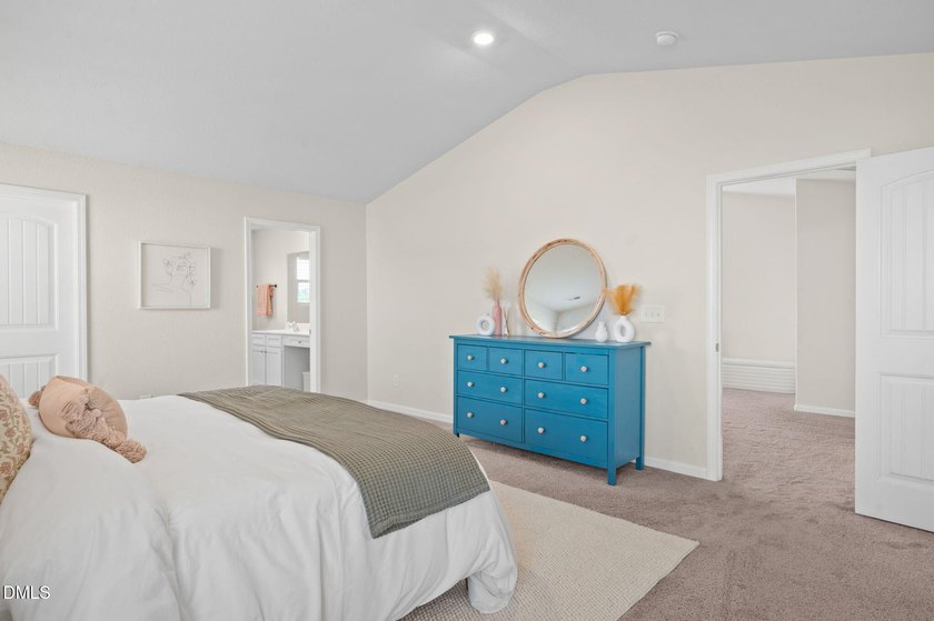 Welcome home to this beautifully maintained ranch in the heart - photo 21