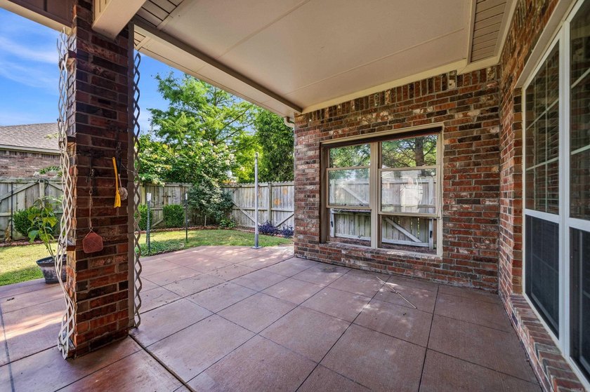 Welcome to easy living in the highly desirable Forest Lakes - photo 33
