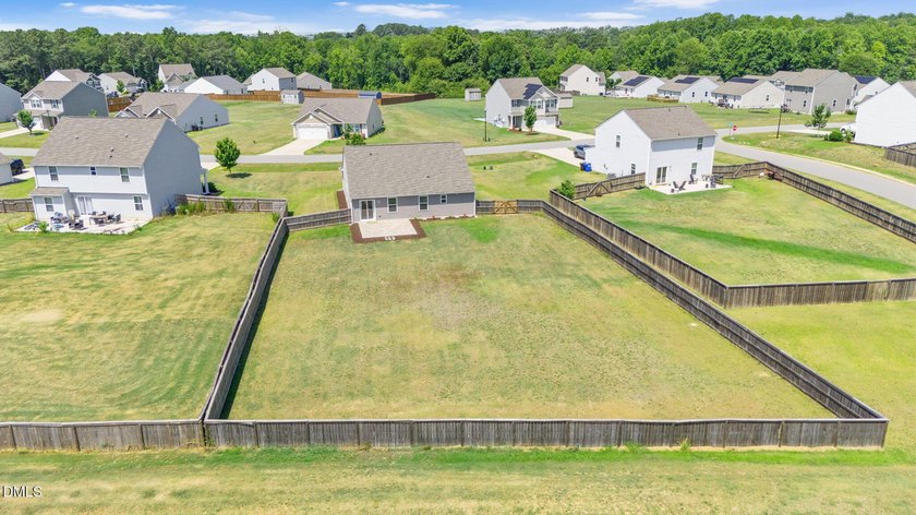 Welcome home to this beautifully maintained ranch in the heart - photo 34