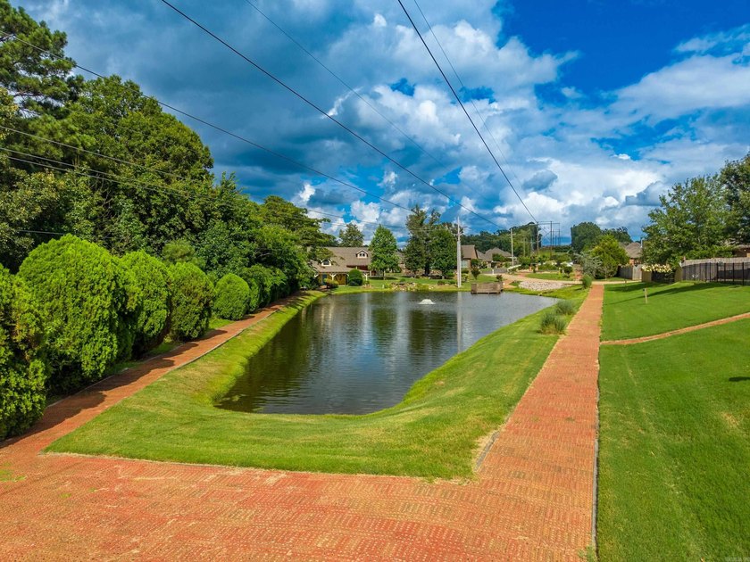 Welcome to easy living in the highly desirable Forest Lakes - photo 38