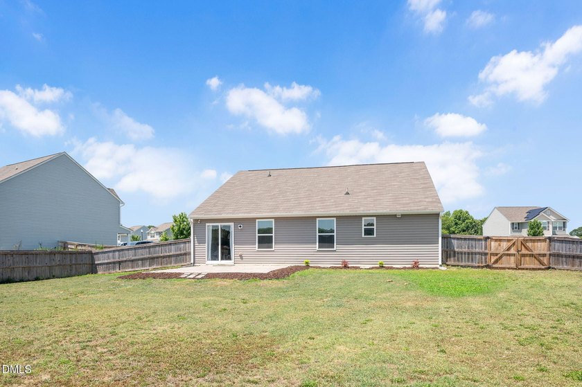 Welcome home to this beautifully maintained ranch in the heart - photo 38