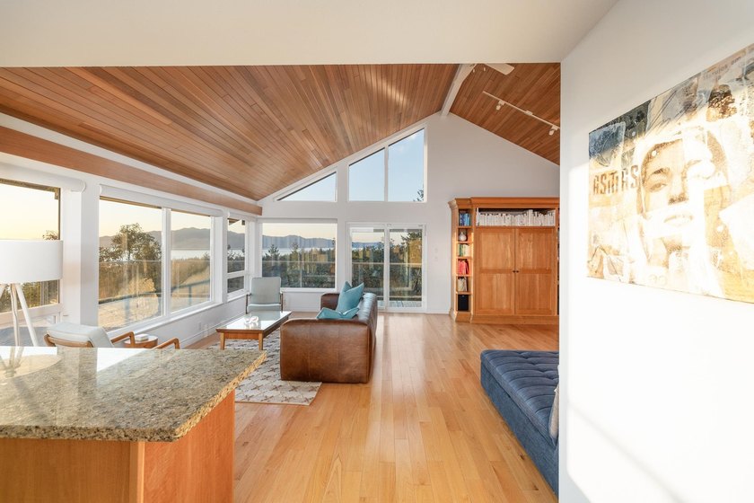 Sensational private parkland estate above Secret Cove in - photo 5