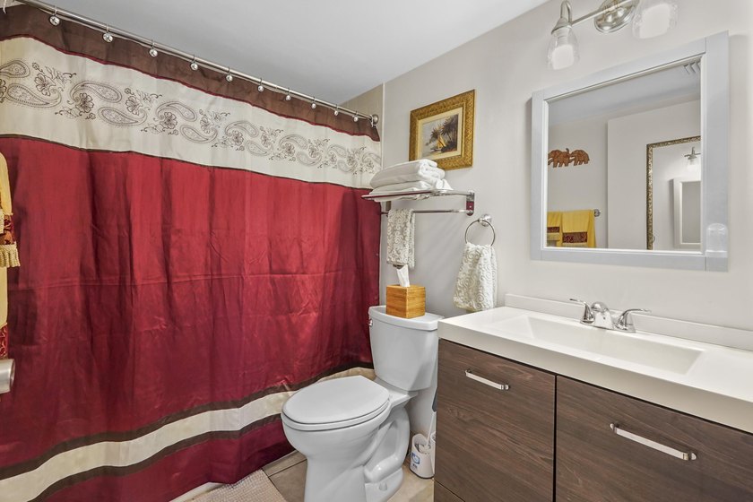 Welcome to this beautifully updated 2-bedroom, 2-bathroom - photo 18