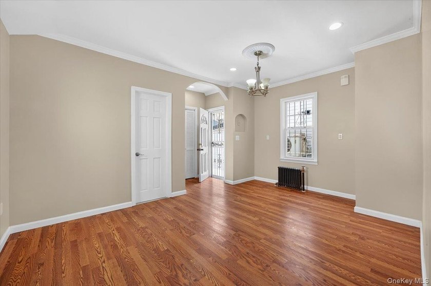 Legal one dwelling detached home in the Bronx featuring 3 - photo 12
