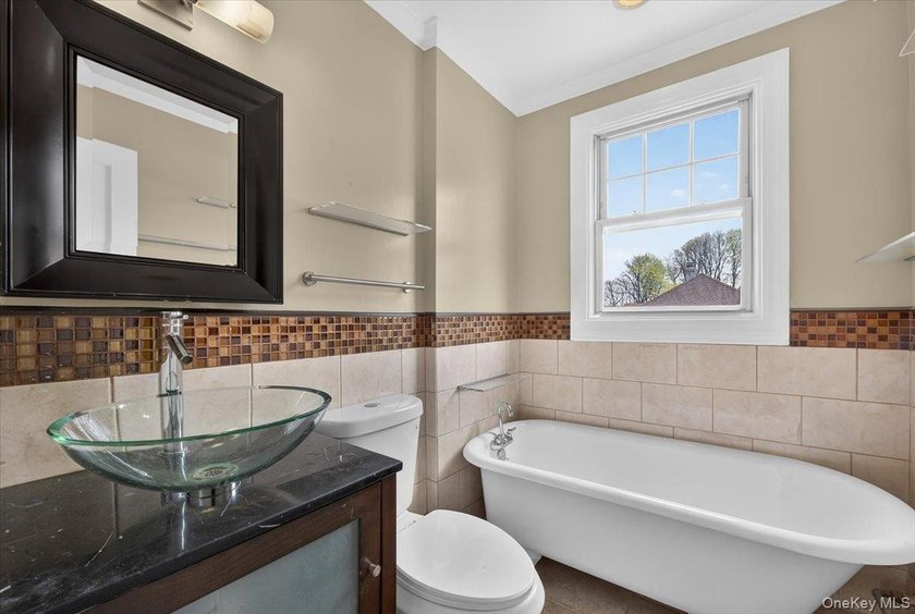 Legal one dwelling detached home in the Bronx featuring 3 - photo 15