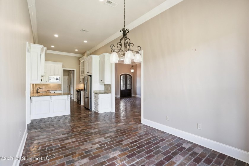This stunning custom built, one owner home, constructed in 2009 - photo 18