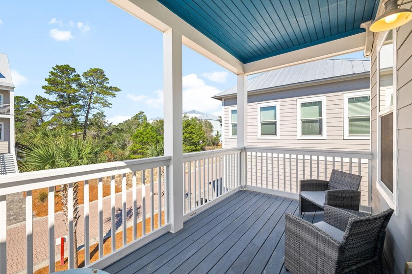 Sleeping up to 10 guests, 62 Charming Way offers two bedrooms - photo 21