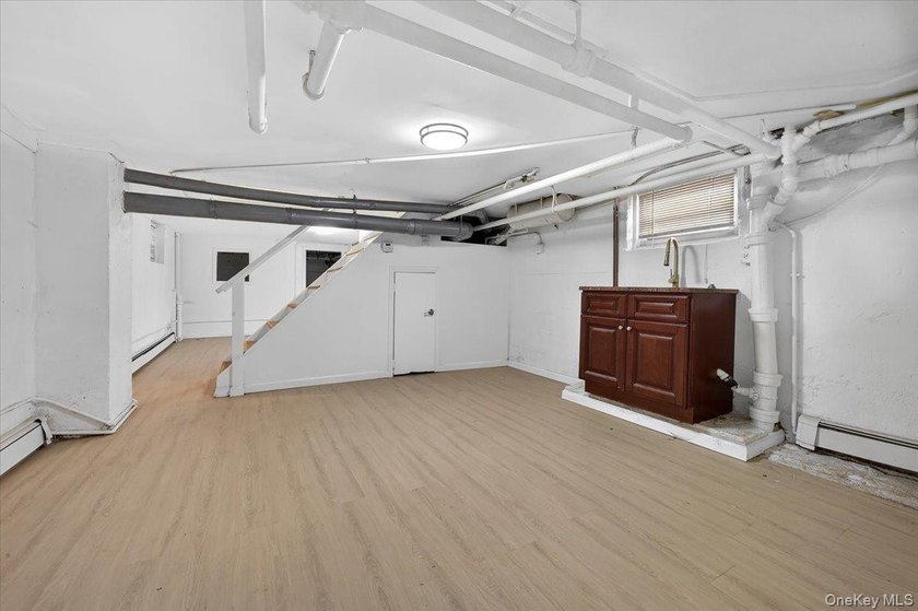 Legal one dwelling detached home in the Bronx featuring 3 - photo 22