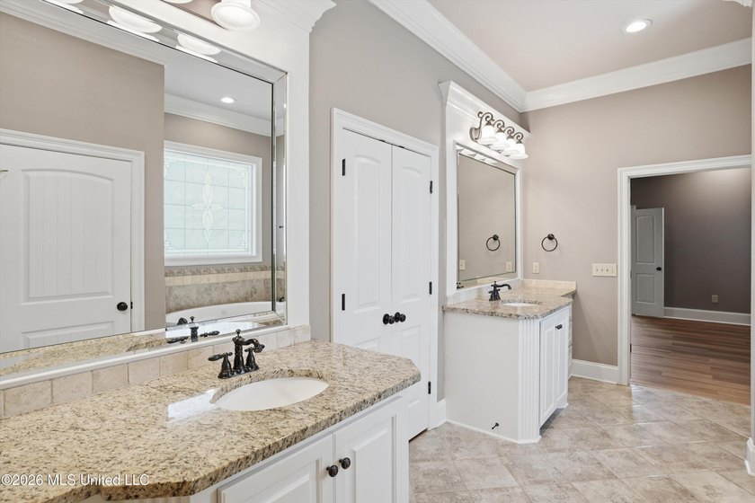 This stunning custom built, one owner home, constructed in 2009 - photo 24