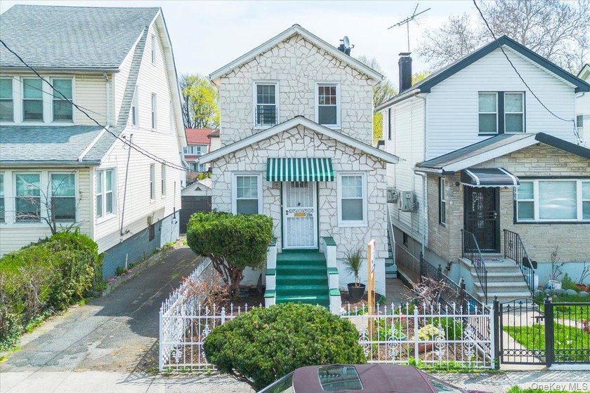Legal one dwelling detached home in the Bronx featuring 3 - photo 30