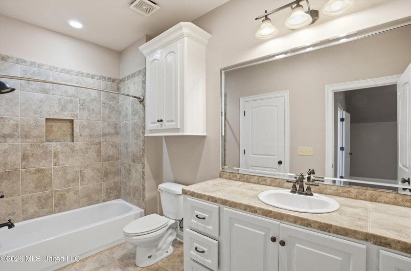 This stunning custom built, one owner home, constructed in 2009 - photo 36