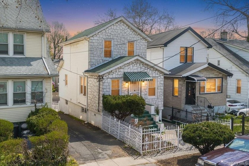 Legal one dwelling detached home in the Bronx featuring 3 - photo 36